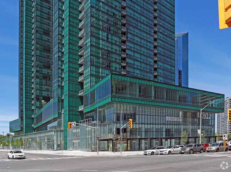 4750 Yonge St, Toronto, ON à louer - Photo du bâtiment - Image 2 de 7
