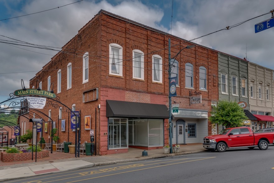 195-197 N Main St, Rutherfordton, NC à vendre - Photo du bâtiment - Image 1 de 1