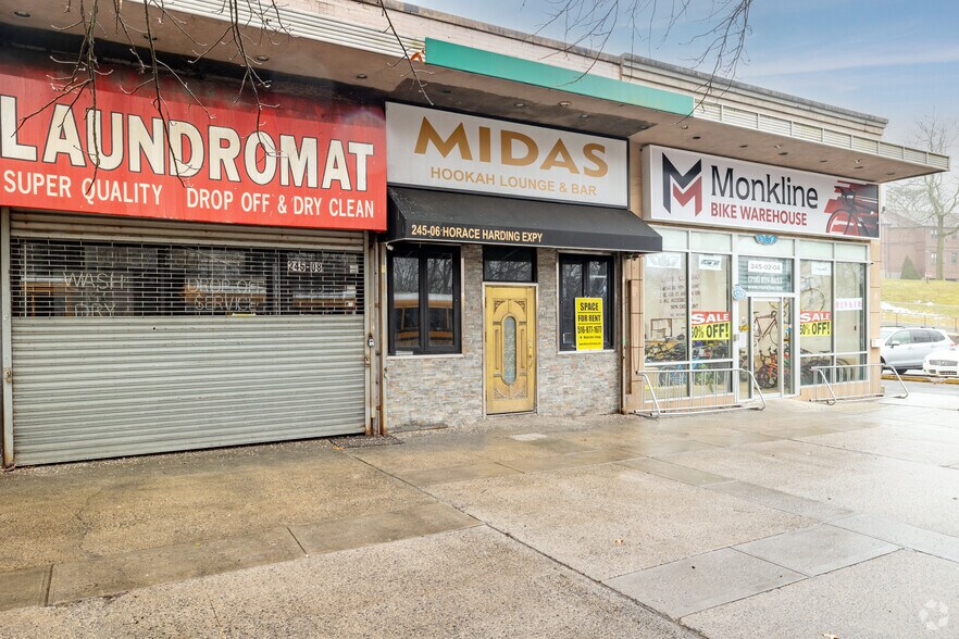245-02-245-24 Horace Harding Expy, Little Neck, NY à louer - Photo du bâtiment - Image 2 de 5