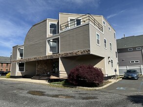 241 Maple Ave, Red Bank, NJ à louer Photo du bâtiment- Image 2 de 10