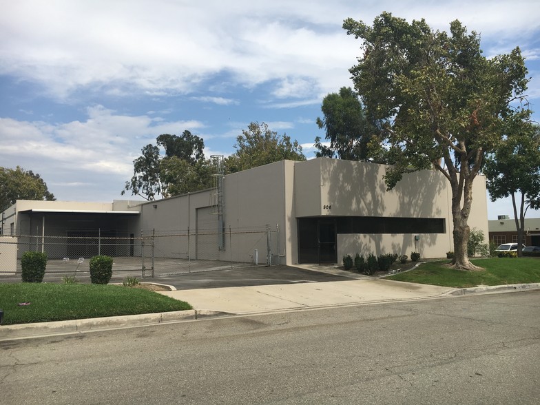 306 N Corona Ave, Ontario, CA for sale - Building Photo - Image 3 of 8