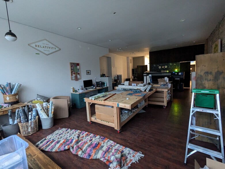 4219 W Lawrence Ave, Chicago, IL à louer - Photo du bâtiment - Image 3 de 7