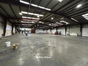Industrial in Brignais for lease Interior Photo- Image 2 of 2
