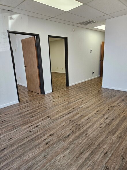 3426-3500 S Lakeside Dr, Oklahoma City, OK for lease - Building Photo - Image 2 of 8