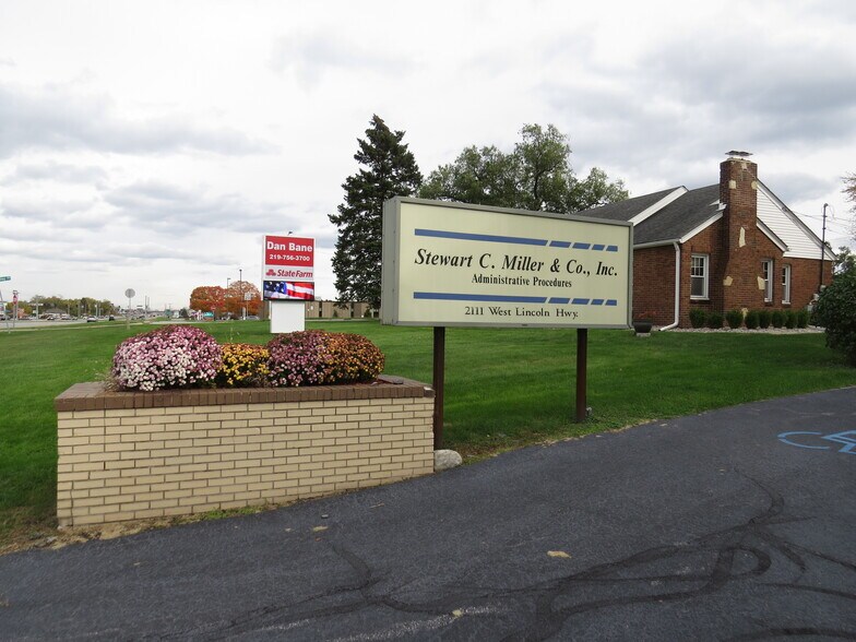 2111 W Lincoln Hwy, Merrillville, IN à louer - Photo du bâtiment - Image 2 de 15