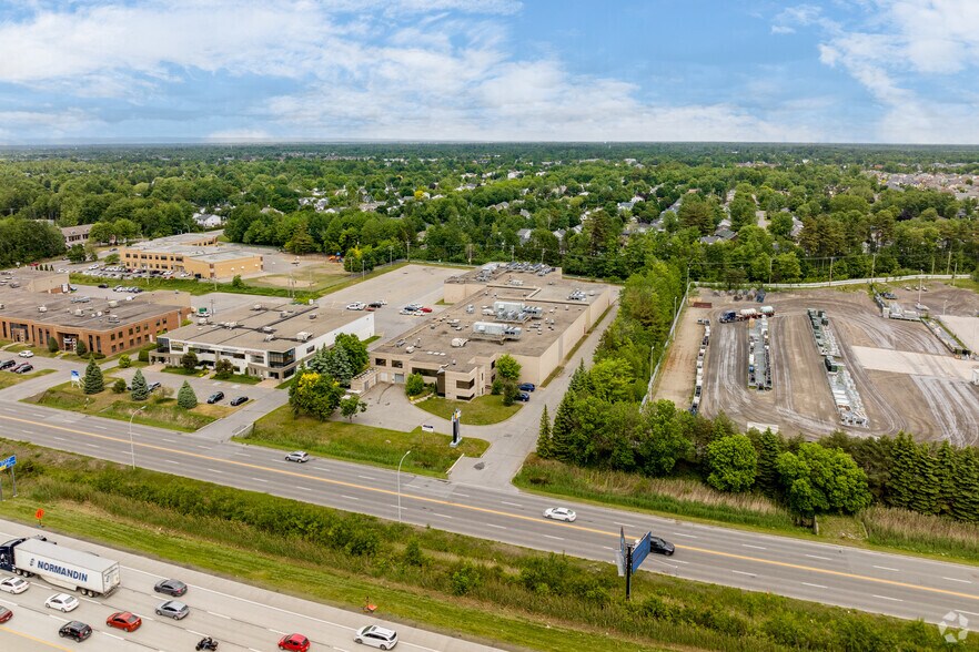 1020 Boul Michèle-Bohec, Blainville, QC à louer - Aérien - Image 3 de 6