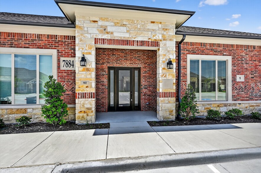 7884 Preston Rd, Frisco, TX à louer - Photo du bâtiment - Image 1 de 14