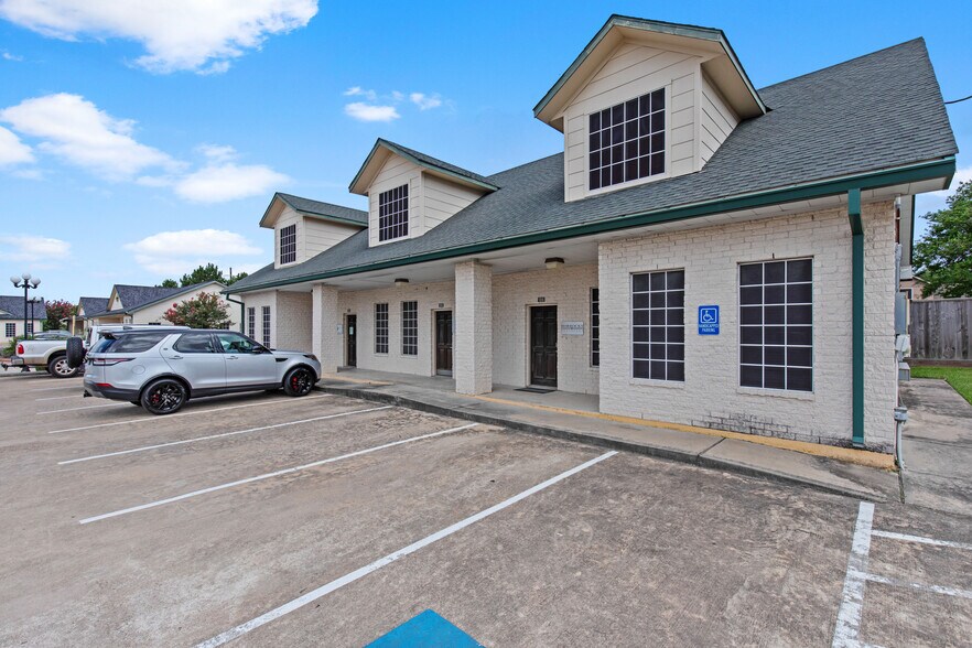 17240 Huffmeister Rd, Cypress, TX à louer - Photo du bâtiment - Image 2 de 3