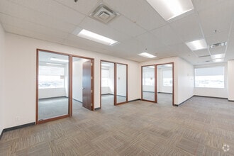 5800 Hurontario St, Mississauga, ON à louer Numérisation 3D de Matterport- Image 1 de 10