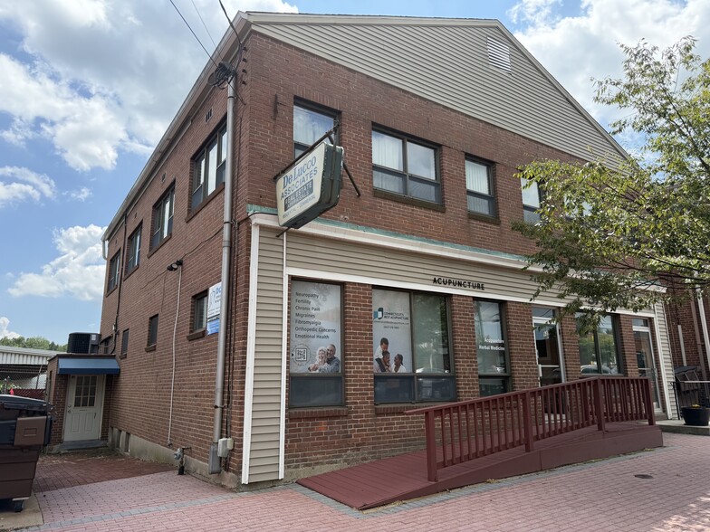 93 Market Sq, Newington, CT for sale - Building Photo - Image 2 of 30