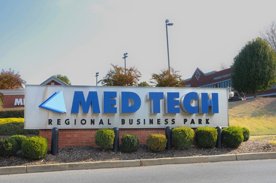 101 Med Tech Pky, Johnson City, TN à vendre - Photo du bâtiment - Image 1 de 1