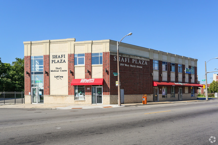 1919-1935 W North Ave, Milwaukee, WI for lease - Building Photo - Image 1 of 2