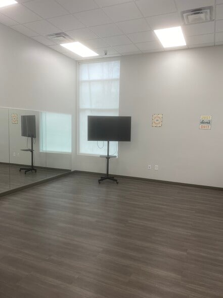 275 Carpenter Hill Ln, Cary, NC à louer - Photo intérieure - Image 3 de 3