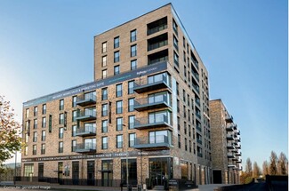 Plus de détails pour Worsley Bridge Rd, London - Vente au détail à vendre