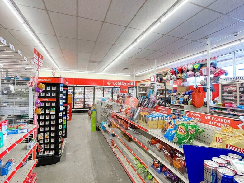 3277 Taylor Blvd, Louisville, KY à vendre - Photo intérieure - Image 3 de 7