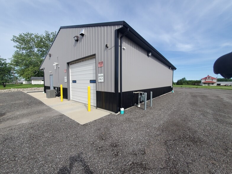 1579 E Wyandot Ave, Upper Sandusky, OH for sale - Building Photo - Image 3 of 23