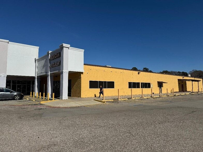 1906-1908 N Frazier St, Conroe, TX for lease - Building Photo - Image 2 of 20