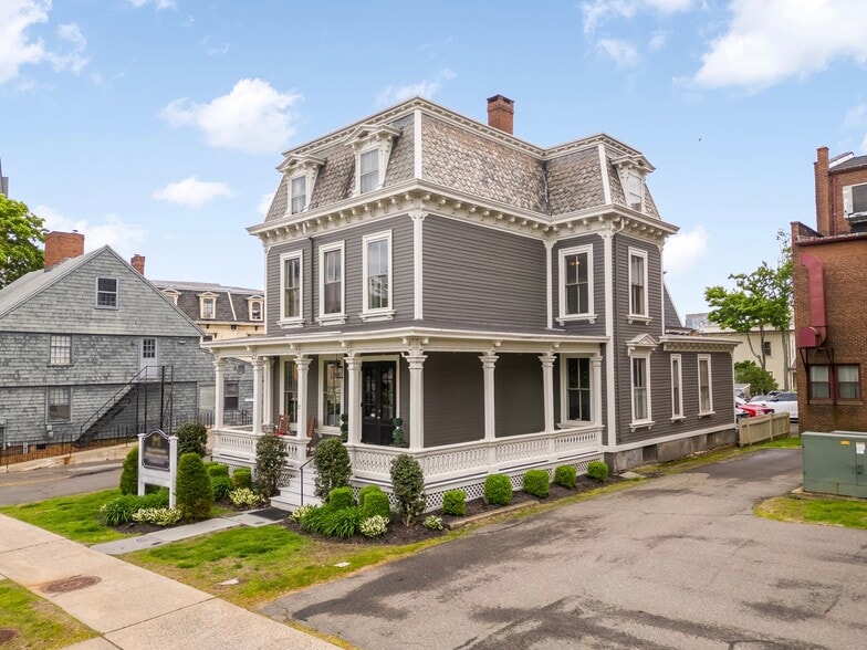 27 Pleasant St, Middletown, CT for sale - Building Photo - Image 2 of 39