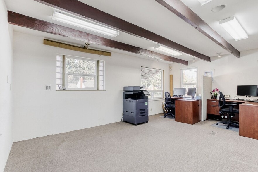 2020 NE 102nd Ave, Portland, OR for sale - Building Photo - Image 3 of 28
