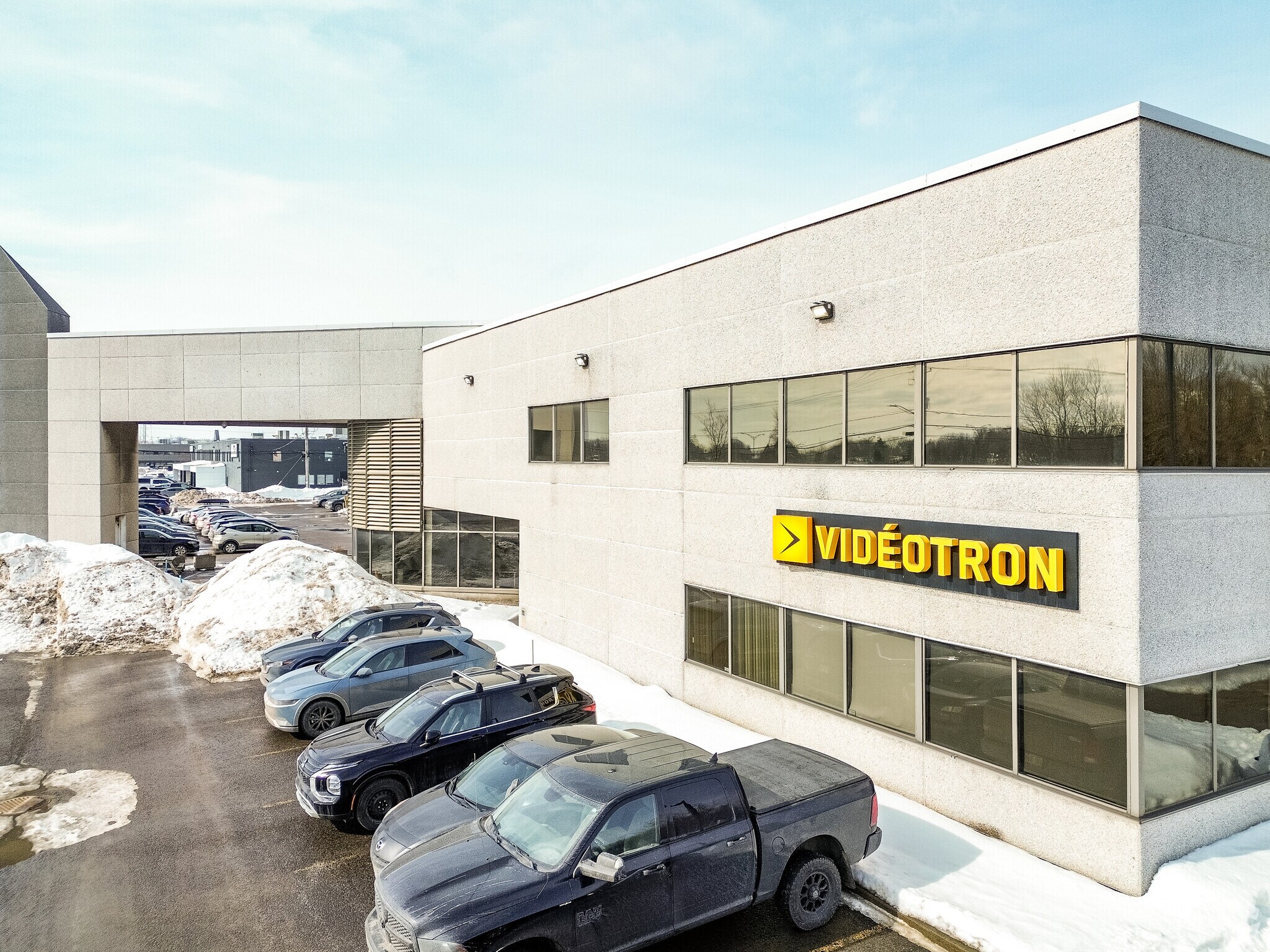 2200 Rue Jean-Perrin, Québec, QC for lease Primary Photo- Image 1 of 3