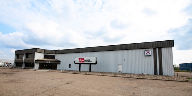 Plus de détails pour 3210 Idylwyld Dr N, Saskatoon, SK - Industriel à louer
