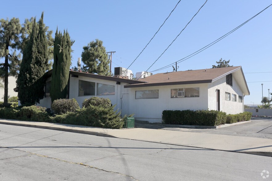 180 W Willow St, Pomona, CA for lease - Building Photo - Image 2 of 11