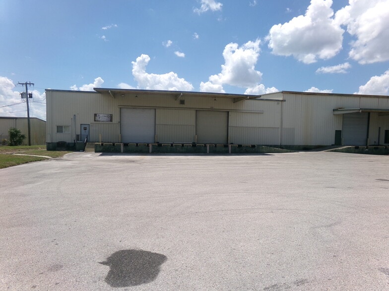 3030 Winter Lake Rd, Lakeland, FL for lease - Building Photo - Image 2 of 12