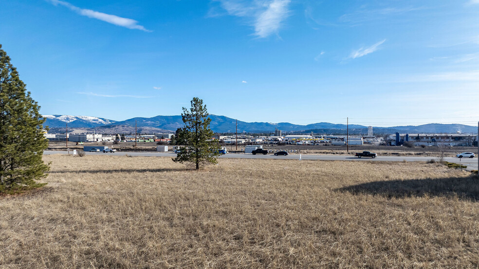 Trent Ave, Spokane Valley, WA à louer - Photo du bâtiment - Image 3 de 4