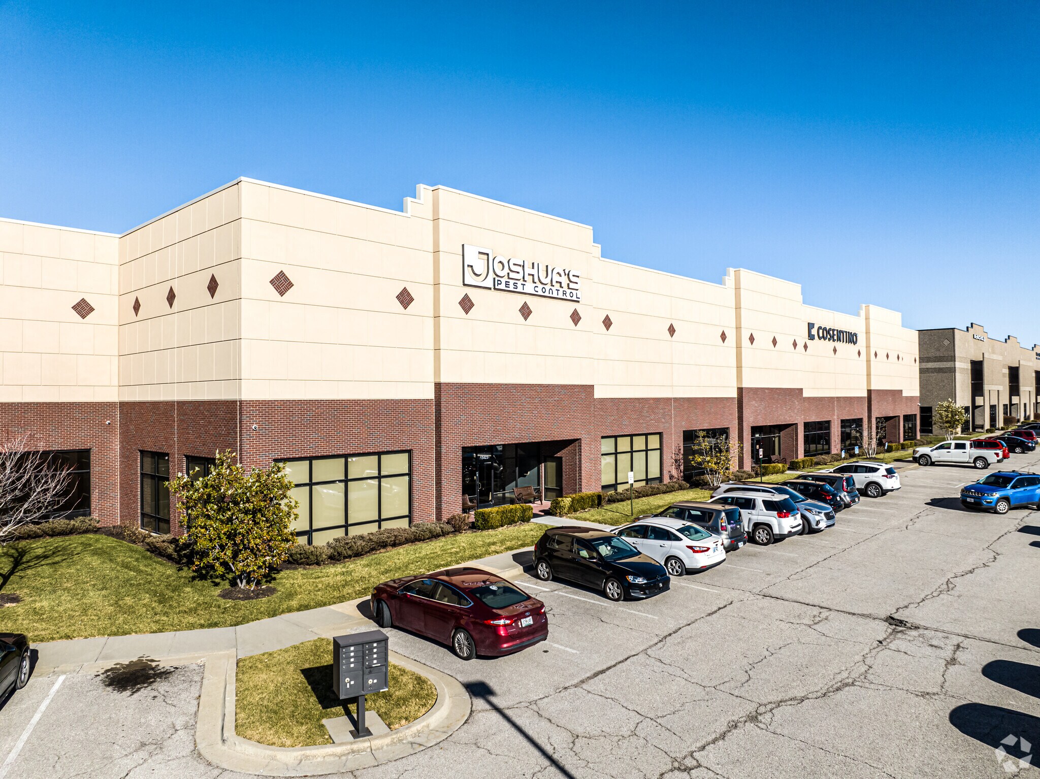 15403-15449 W 100th Ter, Lenexa, KS for lease Primary Photo- Image 1 of 8