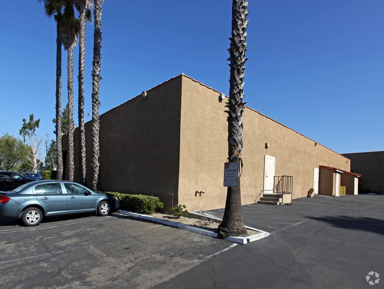 22722 Centre Dr, Lake Forest, CA for lease - Building Photo - Image 3 of 4