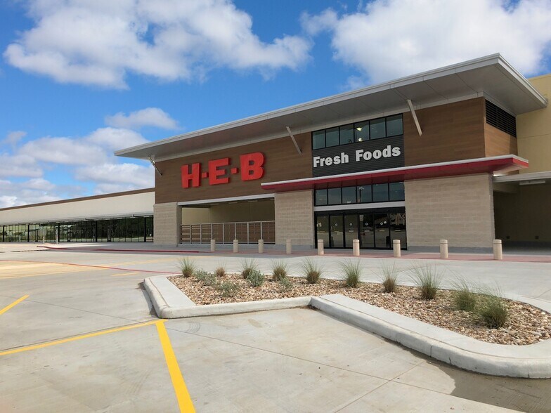 5251 FM 2920 Rd, Spring, TX for lease - Primary Photo - Image 1 of 1