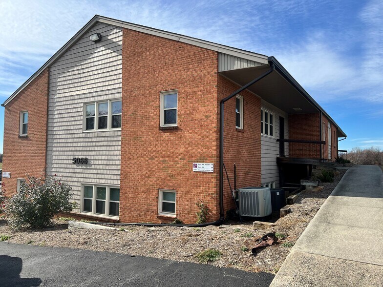 5066 S Amherst Hwy, Madison Heights, VA à vendre - Photo du bâtiment - Image 2 de 3