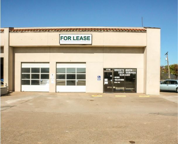 1716-1720 S Valley Mills Dr, Waco, TX for lease - Primary Photo - Image 1 of 6
