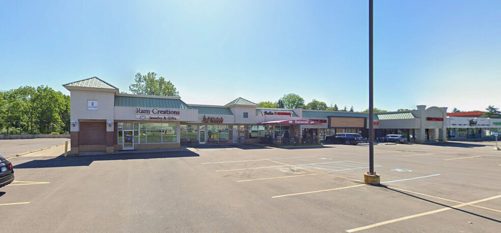 28950-28974 Orchard Lake Rd, Farmington Hills, MI for lease - Building Photo - Image 3 of 4