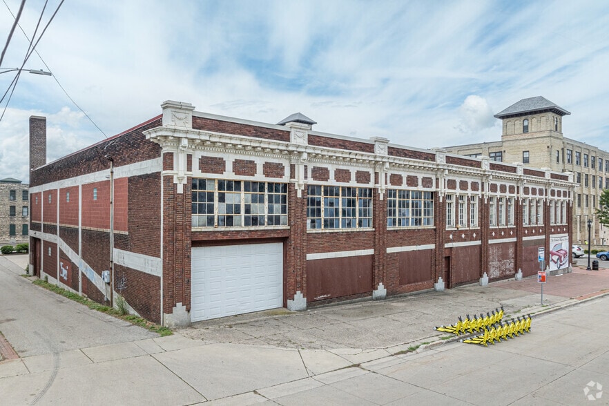 521 W Western Ave, Muskegon, MI for sale - Building Photo - Image 3 of 5