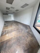 7011 Warner Ave, Huntington Beach, CA for lease Interior Photo- Image 2 of 9