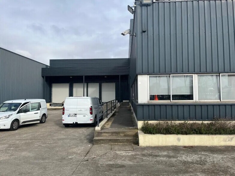 Office in Combs-la-Ville for lease - Building Photo - Image 3 of 8