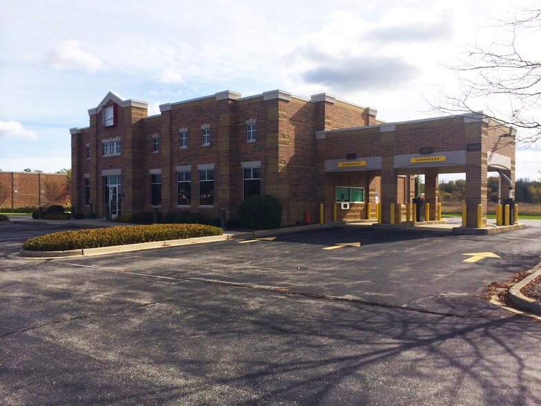 7955 State Road 60, Cedarburg, WI à vendre - Photo du bâtiment - Image 3 de 5