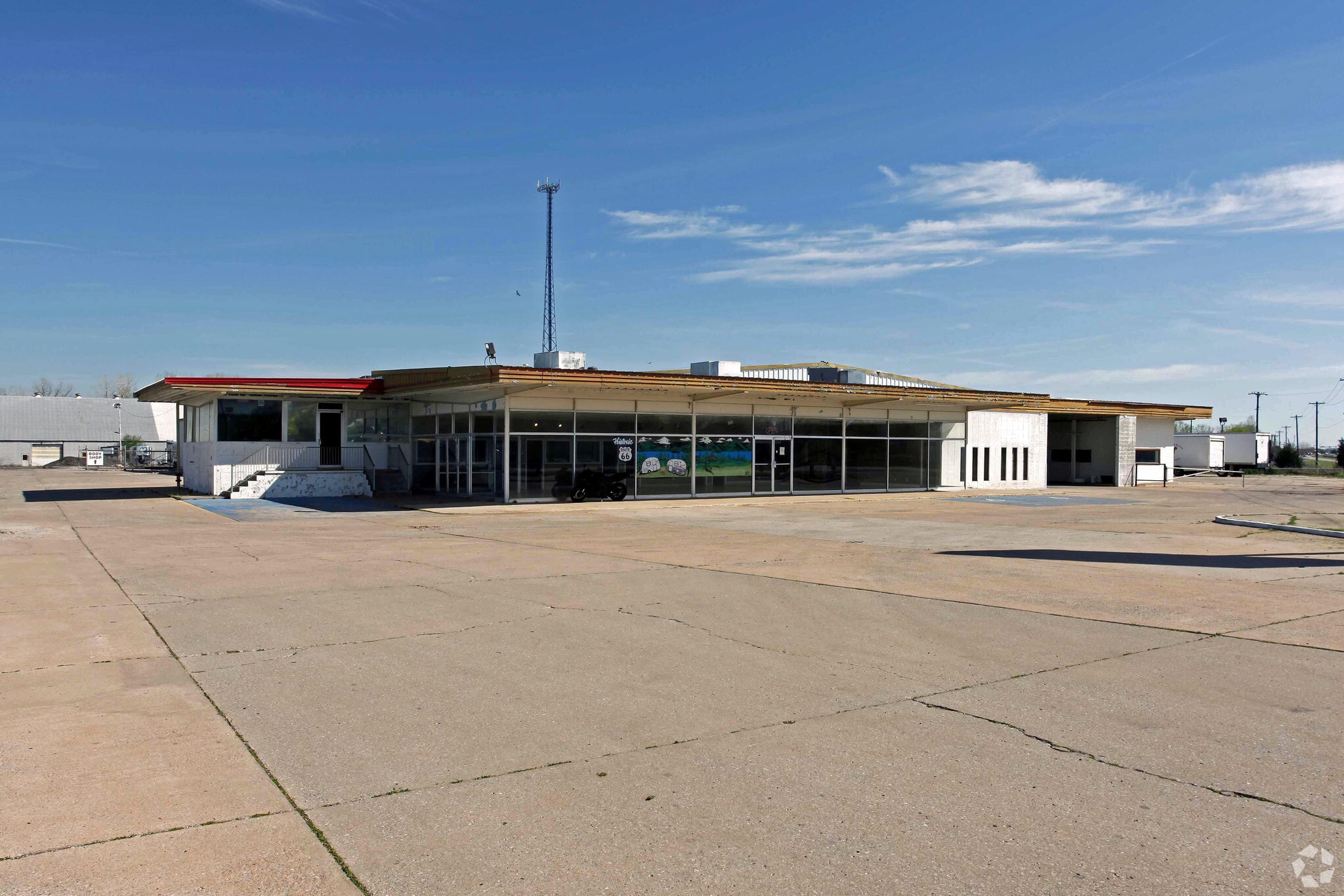1515 E Main St, Yukon, OK for sale Primary Photo- Image 1 of 45
