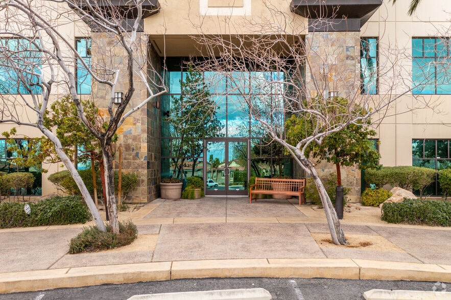 3425 Cliff Shadows Pky, Las Vegas, NV for lease - Building Photo - Image 3 of 4