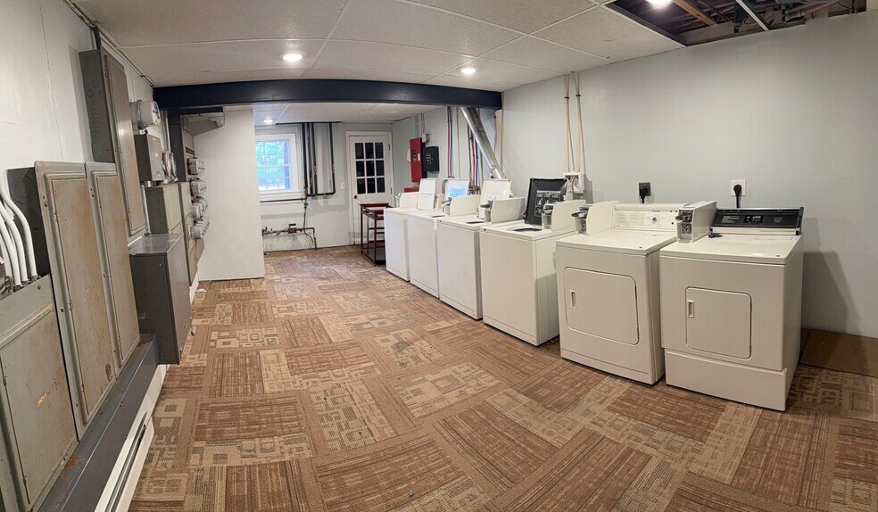 3 Lions Ave, Hudson, NH à vendre - Photo du bâtiment - Image 3 de 3