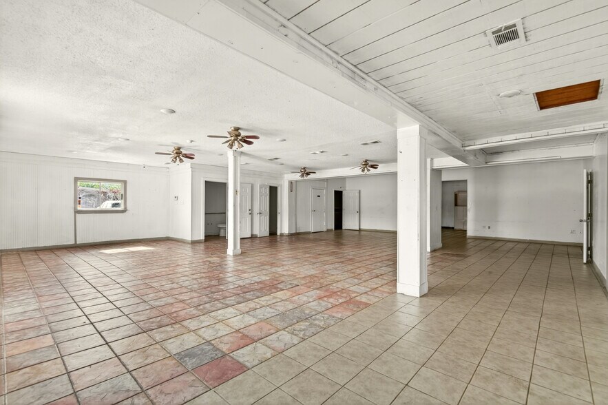 815 E Moore Ave, Terrell, TX à vendre - Photo du bâtiment - Image 3 de 28
