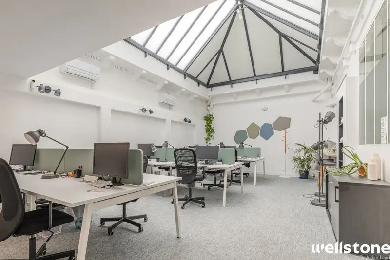 10 Rue D'Hauteville, Paris for lease - Building Photo - Image 2 of 34