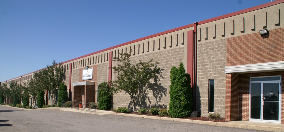 9600-9650 James Ave S, Bloomington, MN for lease - Building Photo - Image 1 of 1