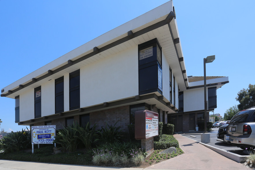 1100-1110 W La Palma Ave, Anaheim, CA for lease - Building Photo - Image 3 of 5