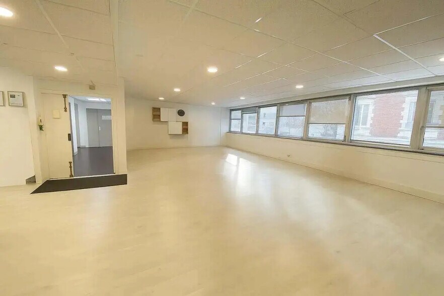 Office in Boulogne-Billancourt for lease - Interior Photo - Image 3 of 5