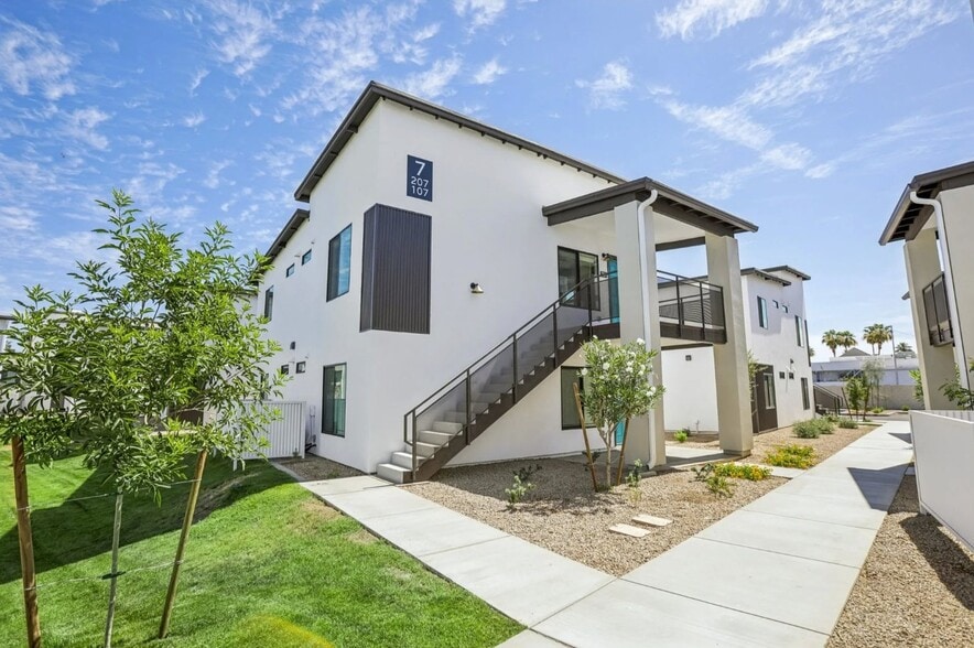 6077 N 60th Ave, Glendale, AZ for sale - Building Photo - Image 3 of 18