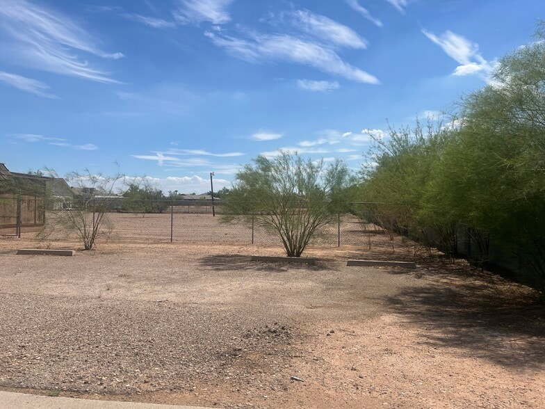 1053 E Racine Pl, Casa Grande, AZ for sale - Building Photo - Image 3 of 3