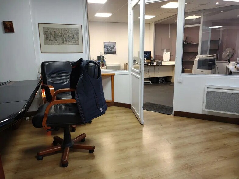 Industrial in Courbevoie for sale - Building Photo - Image 2 of 6