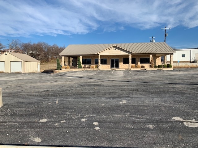 1205 Hovey St, Bridgeport, TX for lease Primary Photo- Image 1 of 12